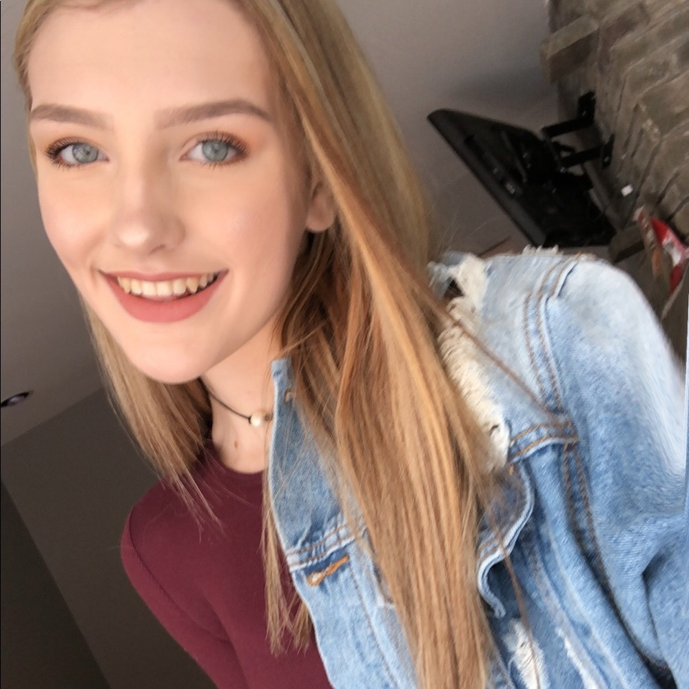 Meet your Posher, Juliana